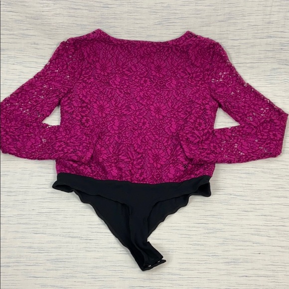 LEYDEN Lace Bodysuit in Magenta Sz Medium - Picture 5 of 5